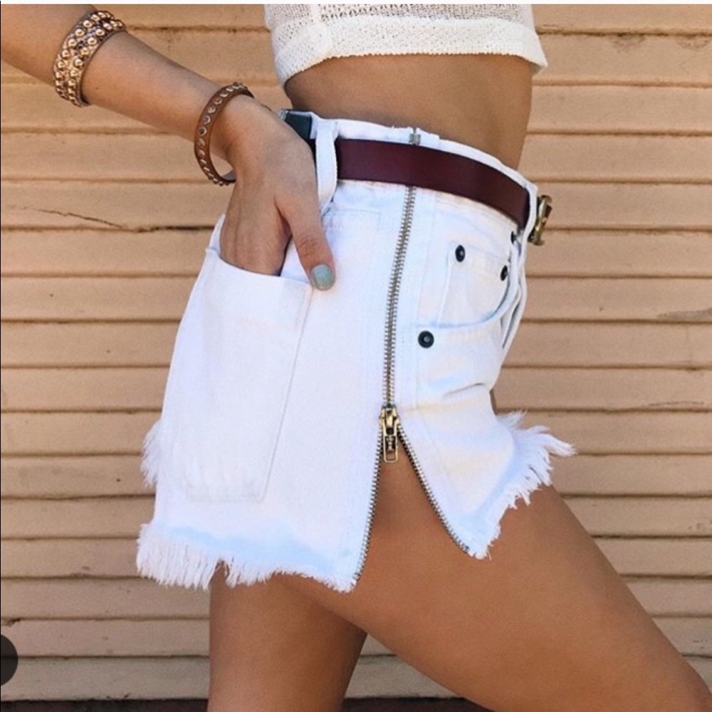 Carmar White Frayed side Zipper Shorts